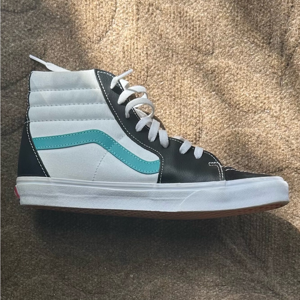 Vans Men’s Sport SK8-Hi Skate Shoes Sneakers White/Black VN0A5JMJ93U
US9,5 - Picture 8 of 14